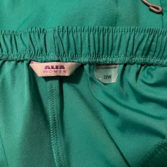 capris - Picture 3 of 5